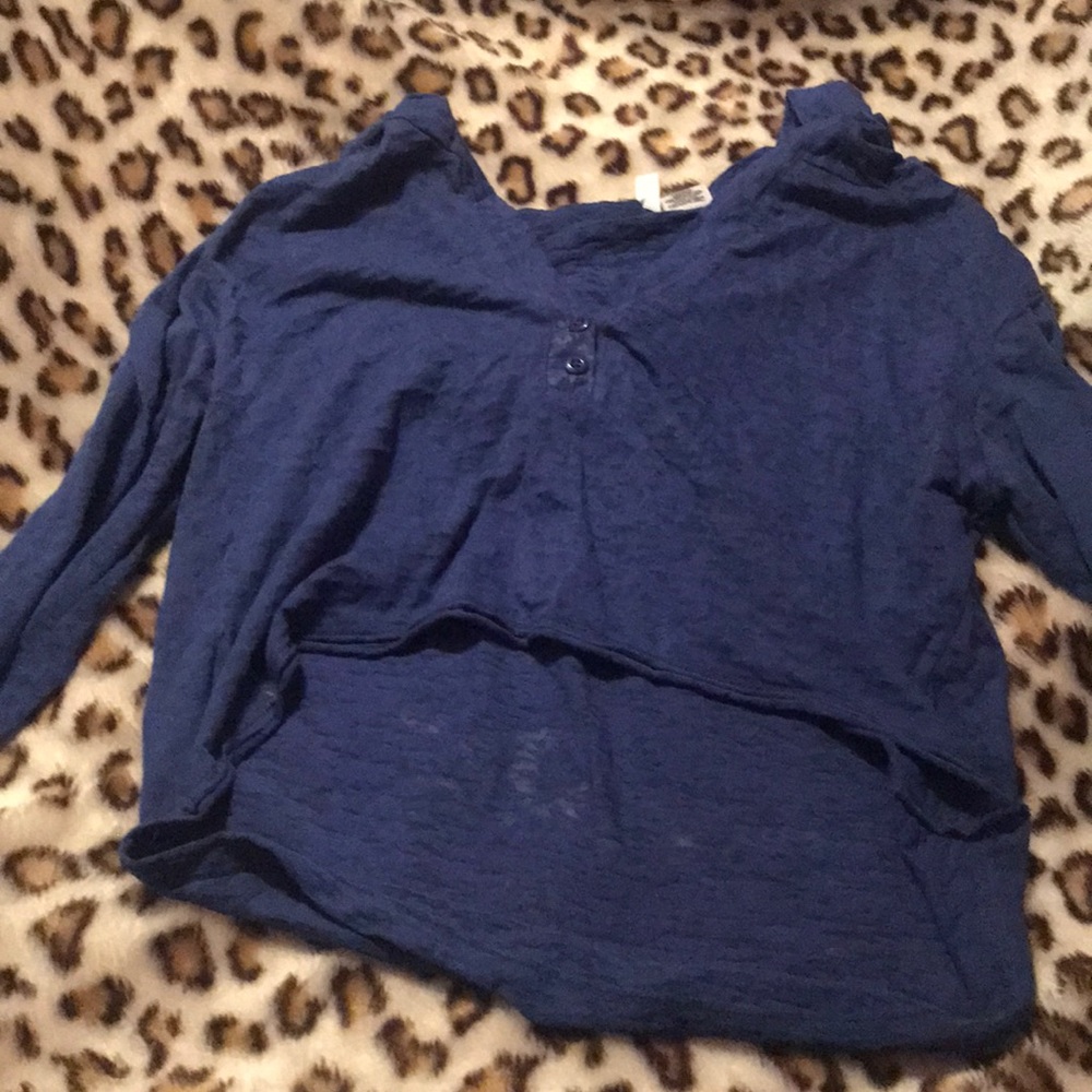 Long sleeve crop